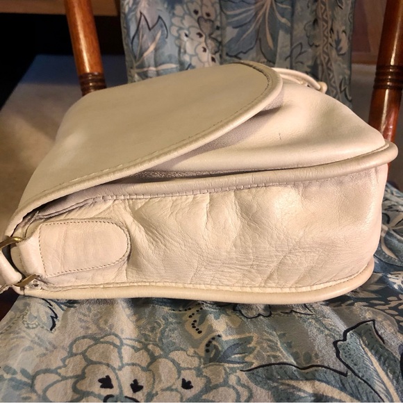 Coach “USA” Lightweights Vintage Shoulder Bag in Bone 4050 - Picture 7 of 16